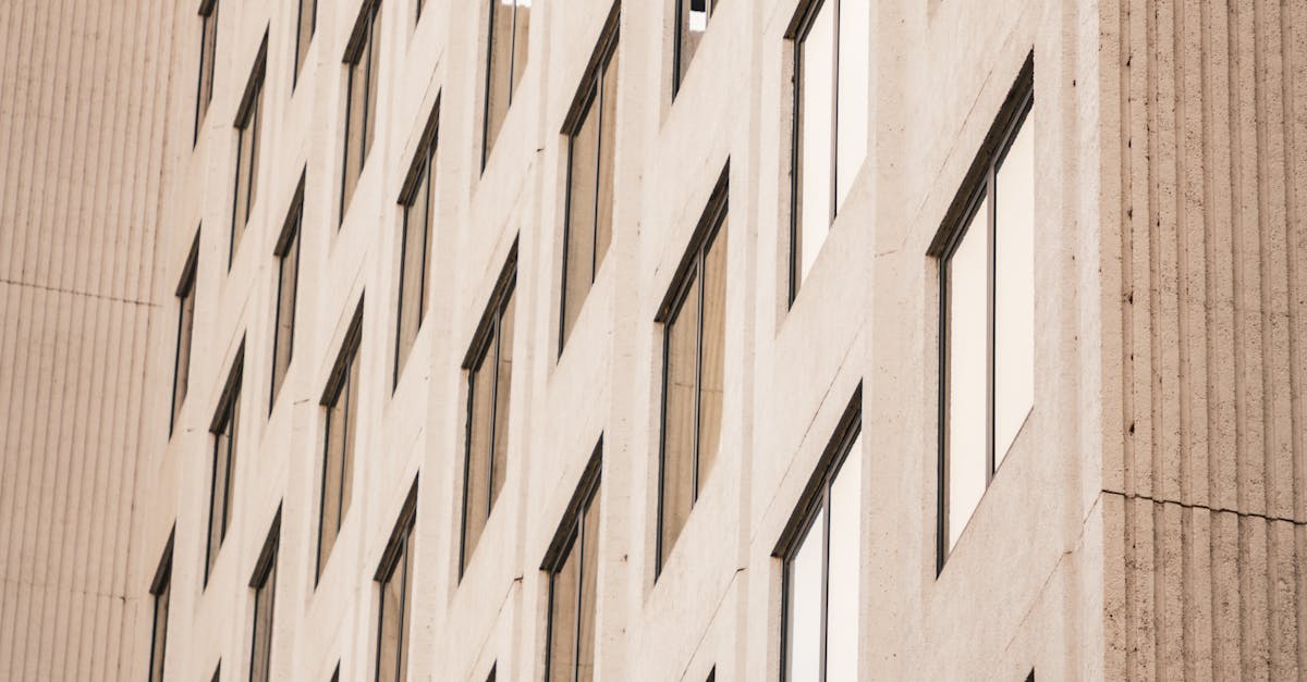 Techniques for Removing Stains from Epoxy Surfaces by Hand